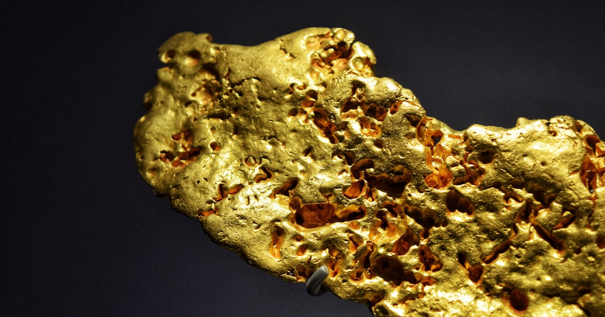 Emas Batangan vs Perhiasan: Mana yang Lebih Baik untuk Investasi Emas?