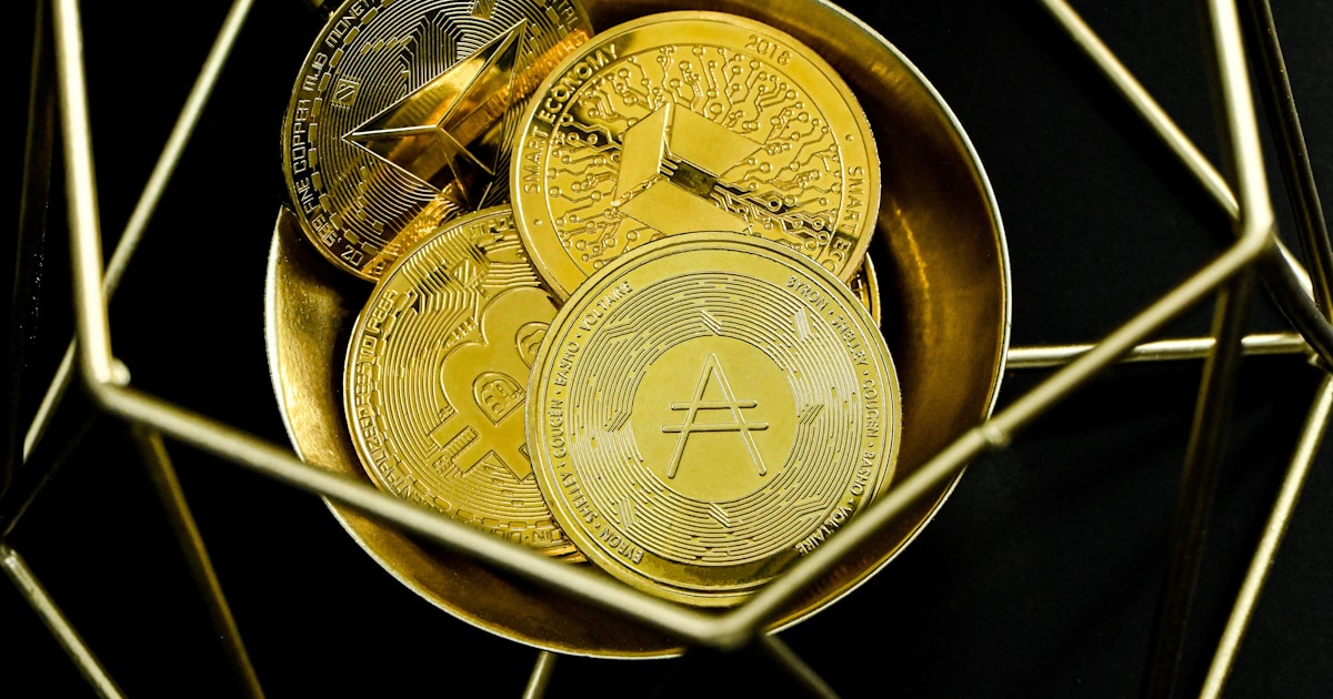 Investasi Emas vs Investasi Lain: Mana yang Lebih Menguntungkan?