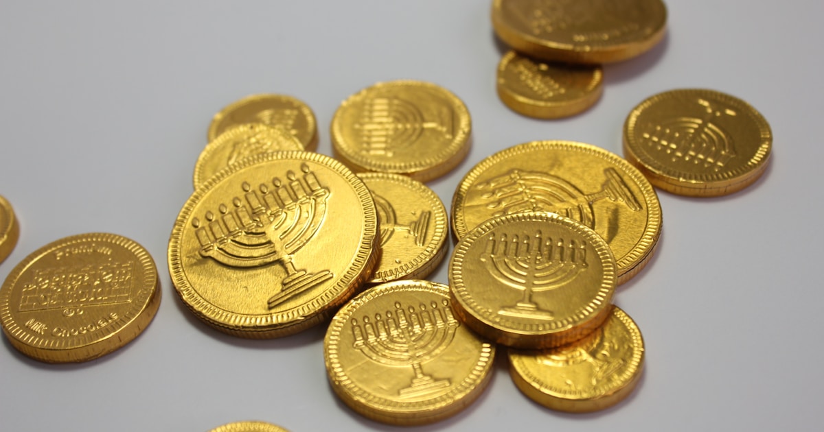 Investasi Emas vs Investasi Lain: Mana yang Lebih Menguntungkan?