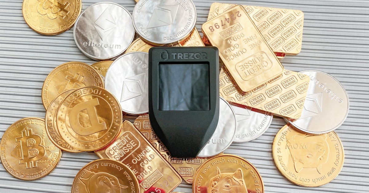 Emas Batangan vs Perhiasan: Mana yang Lebih Baik untuk Investasi Emas?