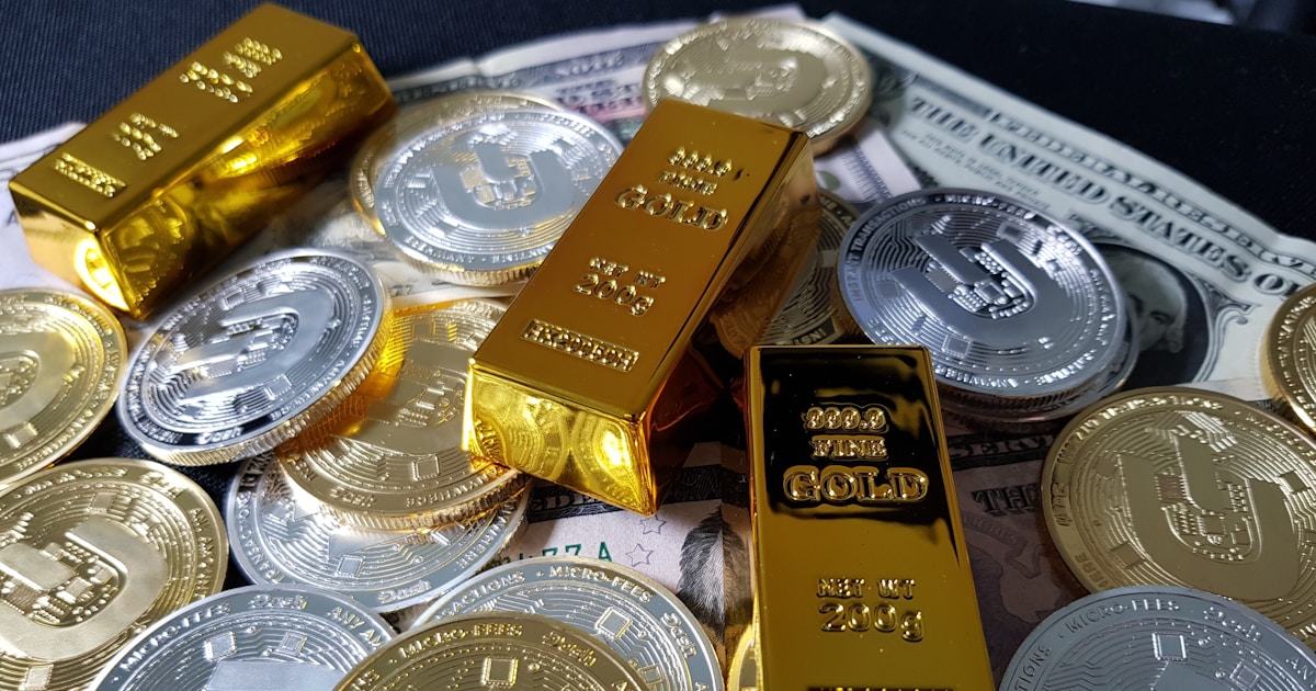 Emas Batangan vs Perhiasan: Pilih Mana untuk Investasi Emas?